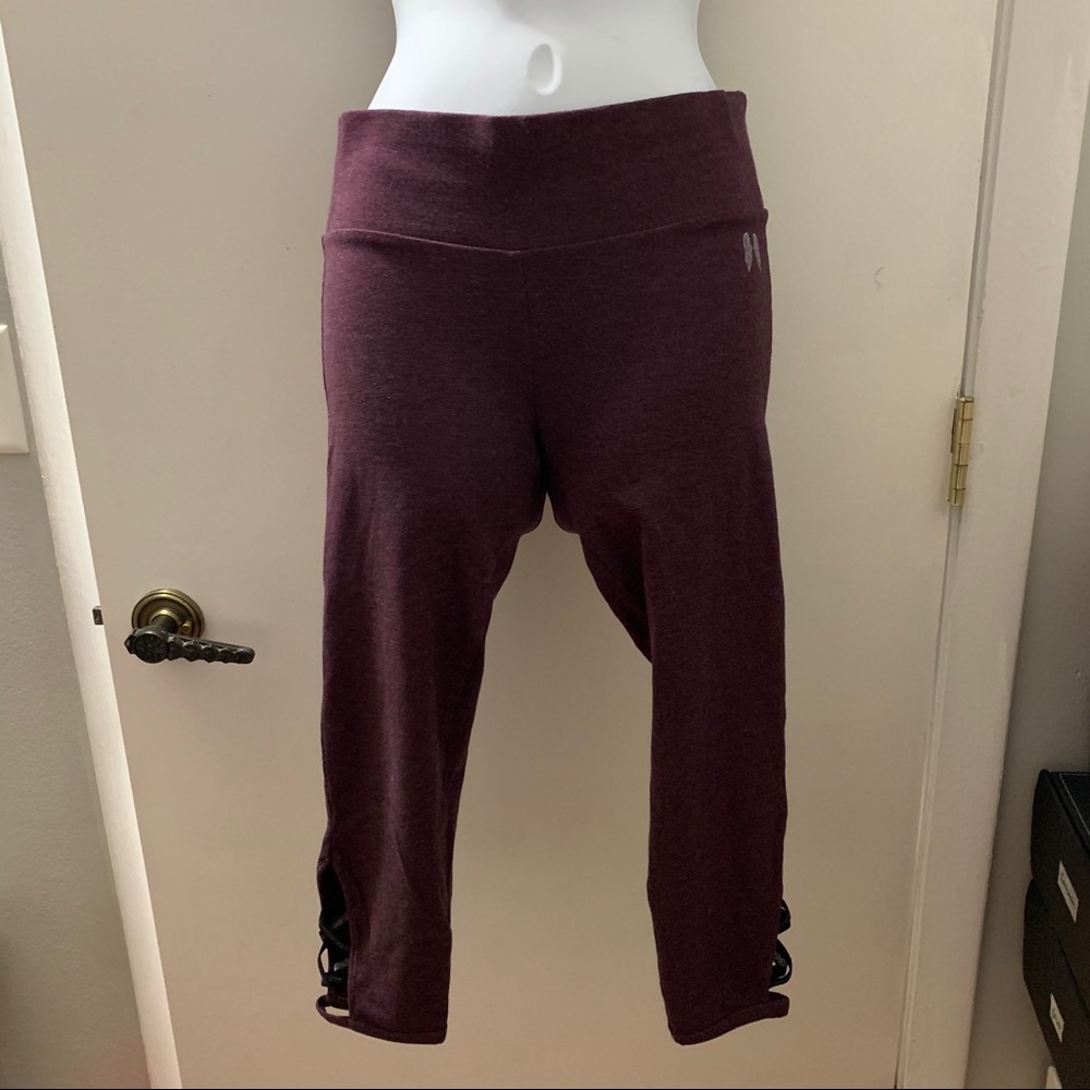 Victoria’s Secret Capri Leggings